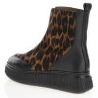 Wonders - 5202 Front Zip Boots, Black/Leopard 2