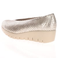 Wonders - 33100 Fly Wedge Pumps, Metallic Snake 2