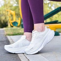 Saucony - Guide 18 Trainers, Ivory