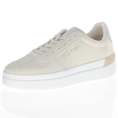 Tommy Hilfiger - Signature Suede Trainer, Feather White 1